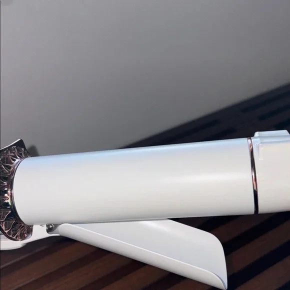 T3 1.75 inch single pass curling iron - Picture 3 of 4